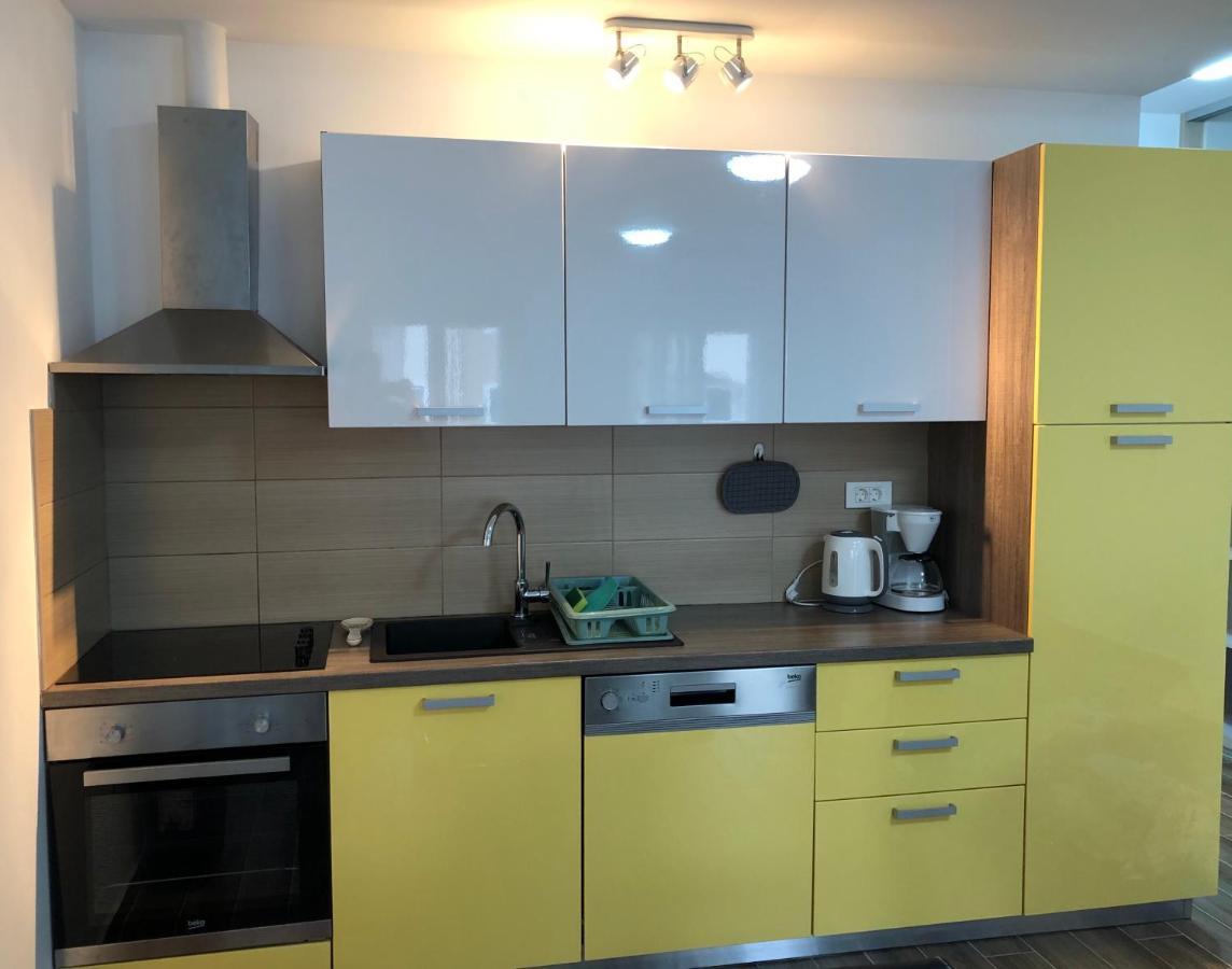 Apartments Dona Cres Bagian luar foto