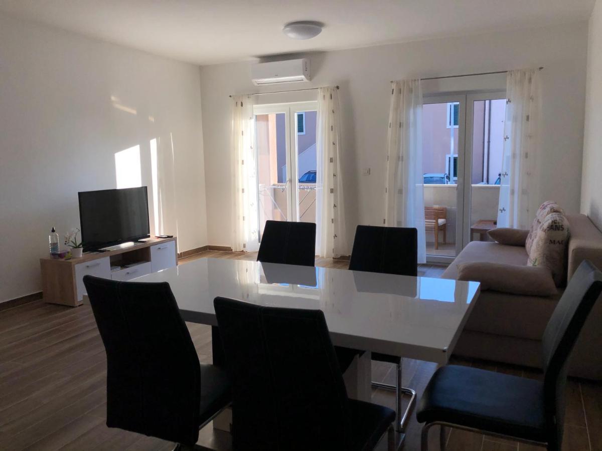 Apartments Dona Cres Bagian luar foto