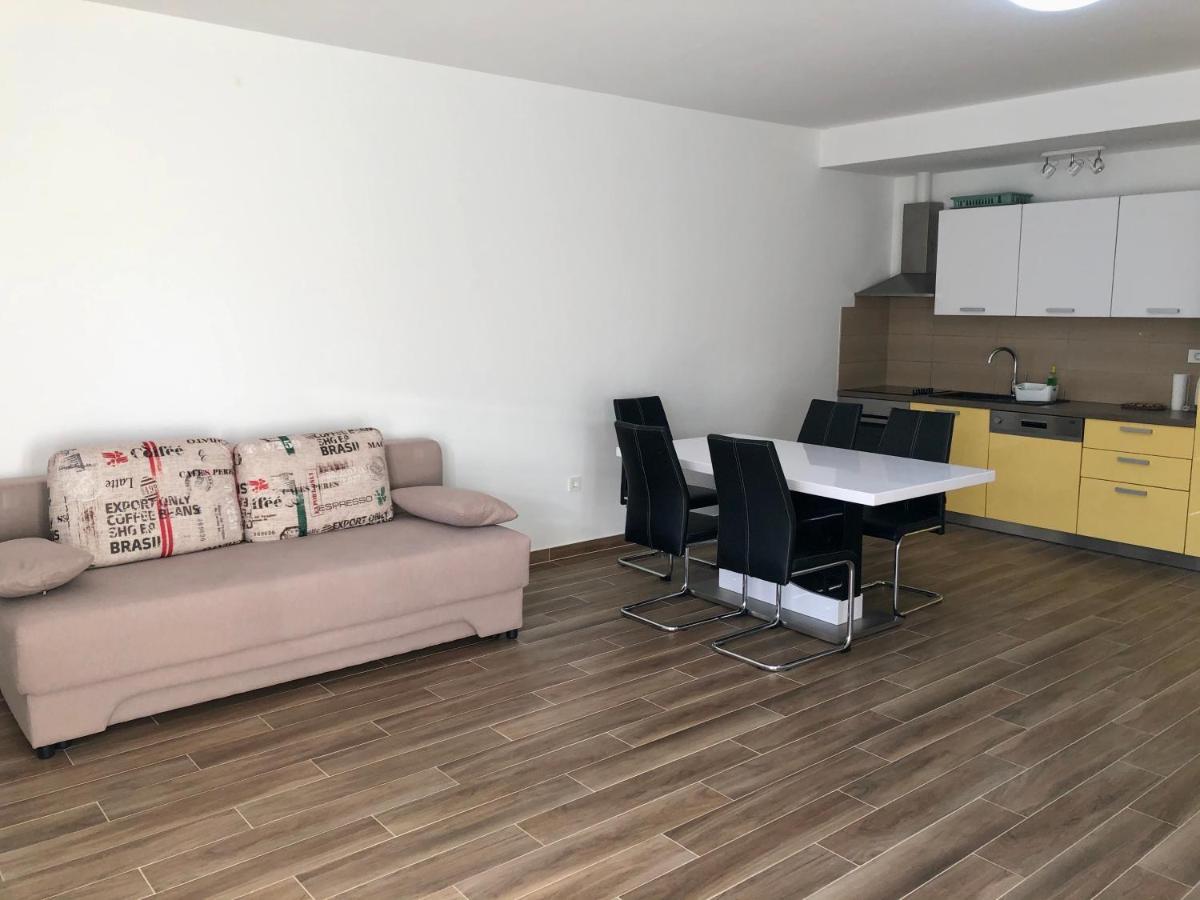 Apartments Dona Cres Bagian luar foto
