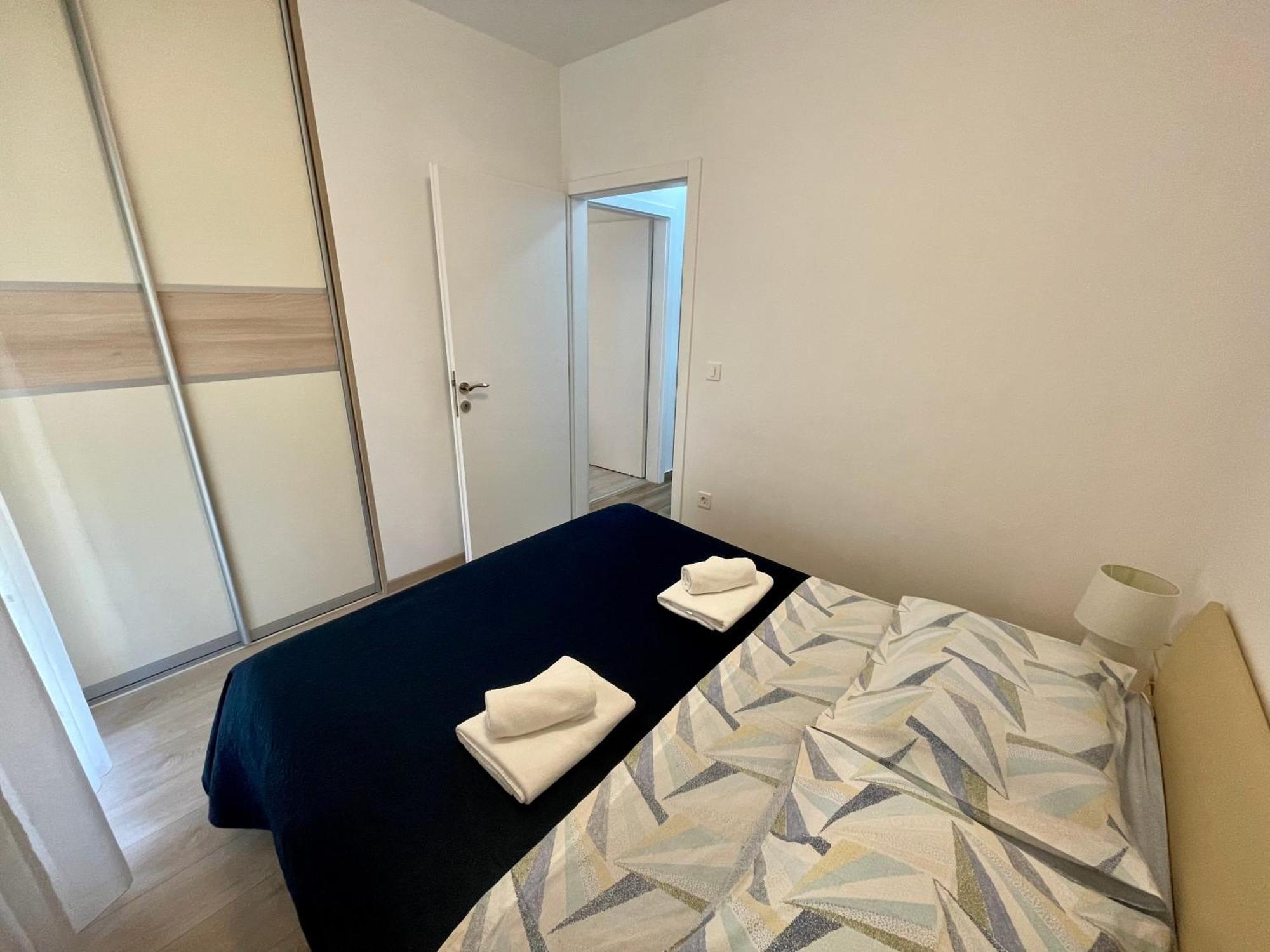 Apartments Dona Cres Bagian luar foto